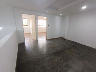 Foto 1 de OFICINA EN ALQUILER 4TO PISO EN AV. MAYOLO