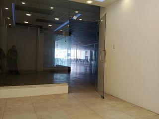 Foto 1 de LOCAL COMERCIAL EN RENTA O VENTA EN PLAZA REAL CALDERÓN