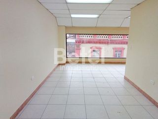 Foto 5 de Oficina de 40m2 en renta en Centro Histórico Cuenca