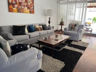 Foto 10 de VENDO CASA SAN ISIDRO AMPLIA Y MUY BIEN UBICADA COMERCIO ZONAL