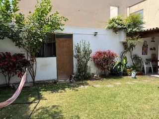 Foto 3 de VENDO CASA SAN ISIDRO AMPLIA Y MUY BIEN UBICADA COMERCIO ZONAL