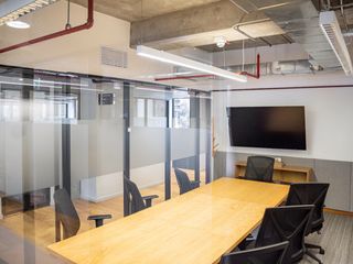 Foto 6 de Alquiler de oficina corporativa para 5 personas en Bogota, Spaces Colina Campestre.