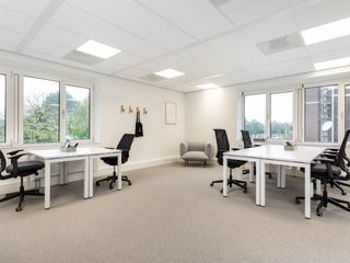 Foto 10 de Alquiler de oficina corporativa para 5 personas en Bogota, Spaces Colina Campestre.