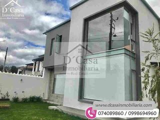 Foto 1 de Casa de Venta de lujo – Challuabamba, 3 dormitorios, 3 garajes, área verde, en urbanización privada.