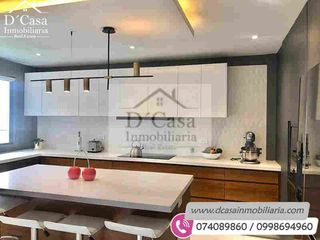 Foto 34 de Casa de Venta de lujo – Challuabamba, 3 dormitorios, 3 garajes, área verde, en urbanización privada.
