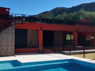 Foto 5 de VENTA DOS CASAS CON PISCINA AMPIO PARQUE VISTA A SIERRAS CALAMUCHITA