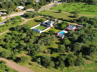 Foto 10 de VENTA DOS CASAS CON PISCINA AMPIO PARQUE VISTA A SIERRAS CALAMUCHITA