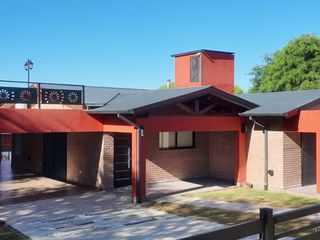 Foto 12 de VENTA DOS CASAS CON PISCINA AMPIO PARQUE VISTA A SIERRAS CALAMUCHITA