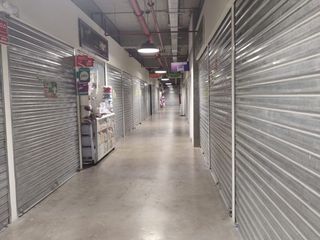 Foto 2 de EN VENTA LOCAL PARA TIENDA, DEP+OSITO O ALMACÉN.