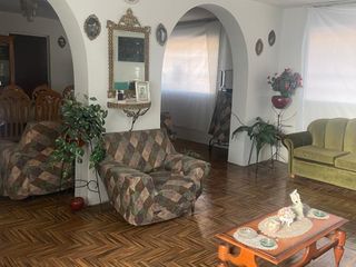 Foto 1 de Vendo amplia casa en cercado cerca fiscalia $ 350,000 negociable