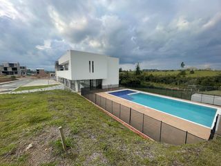 Foto 1 de LOTES EN CONJUNTO CERRADO SAN CRISTOBAL - PRECIO DE OPORTUNIDAD