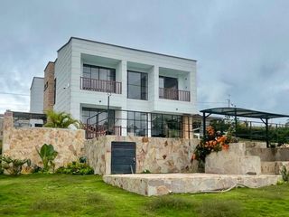 Foto 7 de ESPECTACULAR CASA CAMPESTRE MODERNA CON VISTA A UN LAGO