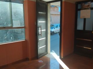 Foto 9 de Venta De Casa Comercial Para Negocio