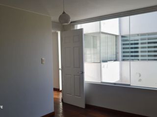 Foto 12 de Se Vende Amplio Departamento En Residencial Quinta Samay - Cayma