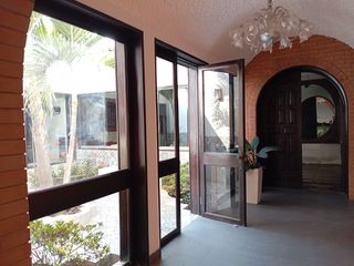 Foto 6 de Hermosa Casa 1250 m², Piscina Jardin - Zona Batallones, Surco