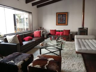 Foto 2 de Hermosa Casa 1250 m², Piscina Jardin - Zona Batallones, Surco