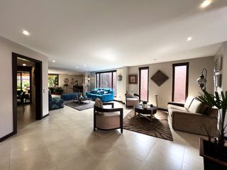 Foto 7 de Vendo Casa 4 dormtiorios - Sector Cazhapata (Puertas del Sol), a pocas cuadras del Plaza Soleil