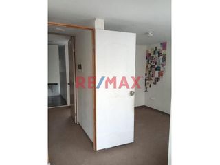 Foto 4 de Casa Semiamoblada Y Remodelada De 3 Pisos Mas Terraza En Condominio