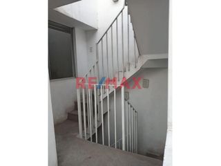 Foto 6 de Casa Semiamoblada Y Remodelada De 3 Pisos Mas Terraza En Condominio