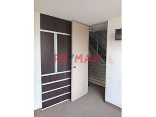 Foto 10 de Casa Semiamoblada Y Remodelada De 3 Pisos Mas Terraza En Condominio