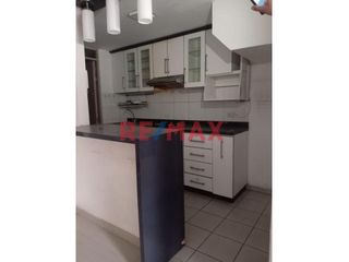Foto 15 de Casa Semiamoblada Y Remodelada De 3 Pisos Mas Terraza En Condominio