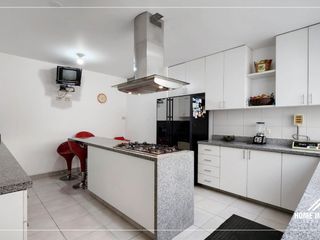 Foto 8 de SAN BORJA - DUPLEX EN VENTA EN CHACARILLA DEL ESTANQUE