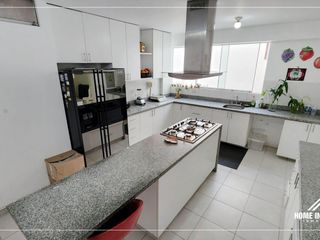 Foto 11 de SAN BORJA - DUPLEX EN VENTA EN CHACARILLA DEL ESTANQUE