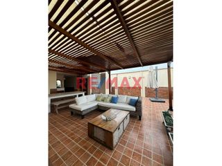 Foto 1 de Venta De Duplex Frente A Parque En Chorrillos
