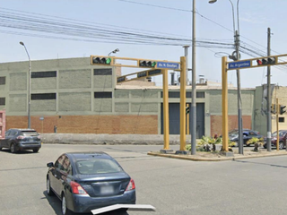 Foto 1 de VENTA LOCAL INDUSTRIAL I2 EN CERCADO DE LIMA / FRENTE A LA AV. ARGENTINA Y AV. DUEÑAS