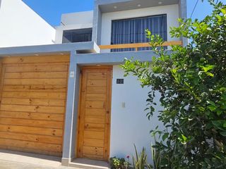 Foto 1 de Casa Amoblada En Alquiler Frente A Parque En Derrama Magisterial