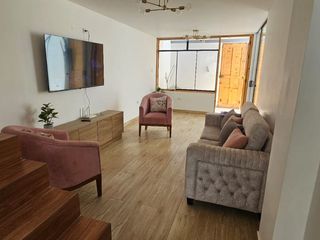 Foto 6 de Casa Amoblada En Alquiler Frente A Parque En Derrama Magisterial