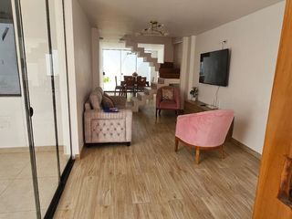 Foto 5 de Casa Amoblada En Alquiler Frente A Parque En Derrama Magisterial