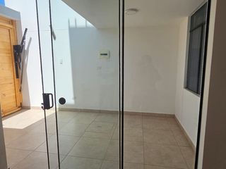 Foto 4 de Casa Amoblada En Alquiler Frente A Parque En Derrama Magisterial