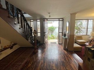 Foto 9 de VENDO CASA CONSERVADA EN MAGDALENA CERCA A LA PERA DEL AMOR