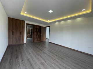 Foto 10 de 𝐄𝐬𝐩𝐞𝐜𝐭𝐚𝐜𝐮𝐥𝐚𝐫 𝐂𝐚𝐬𝐚 𝐞𝐧 𝐕𝐞𝐧𝐭𝐚 𝐞𝐧 𝐉𝐚𝐯𝐢𝐞𝐫 𝐋𝐨𝐲𝐨𝐥𝐚- Azogues