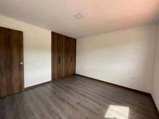 Foto 12 de 𝐄𝐬𝐩𝐞𝐜𝐭𝐚𝐜𝐮𝐥𝐚𝐫 𝐂𝐚𝐬𝐚 𝐞𝐧 𝐕𝐞𝐧𝐭𝐚 𝐞𝐧 𝐉𝐚𝐯𝐢𝐞𝐫 𝐋𝐨𝐲𝐨𝐥𝐚- Azogues