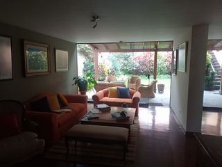 Foto 2 de HERMOSA CASA VISTA PARQUE SURCO LIMITE MIRAFLORES