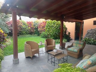 Foto 1 de HERMOSA CASA VISTA PARQUE SURCO LIMITE MIRAFLORES