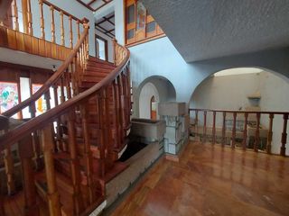 Foto 35 de PROPIEDAD COMERCIAL CASA EN ARRIENDO EN CUENCA SECTOR AVE PASEO DE LOS CAÑARIS y Av. Max Uhle