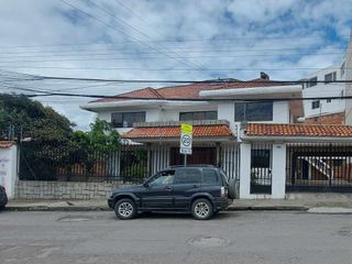 Foto 28 de PROPIEDAD COMERCIAL CASA EN ARRIENDO EN CUENCA SECTOR AVE PASEO DE LOS CAÑARIS y Av. Max Uhle