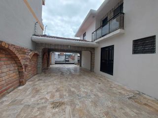 Foto 33 de PROPIEDAD COMERCIAL CASA EN ARRIENDO EN CUENCA SECTOR AVE PASEO DE LOS CAÑARIS y Av. Max Uhle