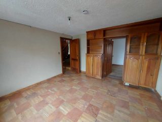 Foto 23 de PROPIEDAD COMERCIAL CASA EN ARRIENDO EN CUENCA SECTOR AVE PASEO DE LOS CAÑARIS y Av. Max Uhle