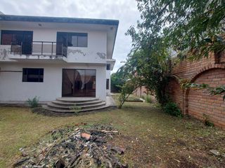 Foto 45 de PROPIEDAD COMERCIAL CASA EN ARRIENDO EN CUENCA SECTOR AVE PASEO DE LOS CAÑARIS y Av. Max Uhle