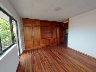 Foto 15 de PROPIEDAD COMERCIAL CASA EN ARRIENDO EN CUENCA SECTOR AVE PASEO DE LOS CAÑARIS y Av. Max Uhle