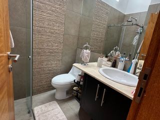 Foto 19 de Casa de arriendo o venta en nayón de 5 dormitorios dentro de urbanización