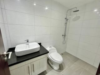 Foto 8 de DE VENTA DEPARTAMENTO 3D CON BANO, QUITO TENIS
