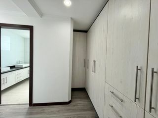 Foto 9 de DE VENTA DEPARTAMENTO 3D CON BANO, QUITO TENIS