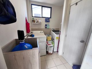 Foto 12 de EN ALQUILER CASA ESQUINERA AMOBLADA EN VIA A LA COSTA, URB PORTO ALEGRE, KM 12.5