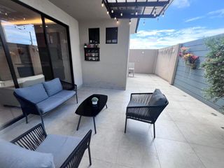 Foto 32 de EN ALQUILER CASA ESQUINERA AMOBLADA EN VIA A LA COSTA, URB PORTO ALEGRE, KM 12.5