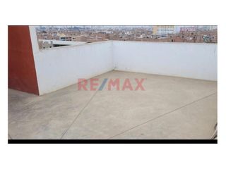Foto 10 de Vendo Duplex Con Terraza +Estacionamiento En Urb. Esmeralda 118.39